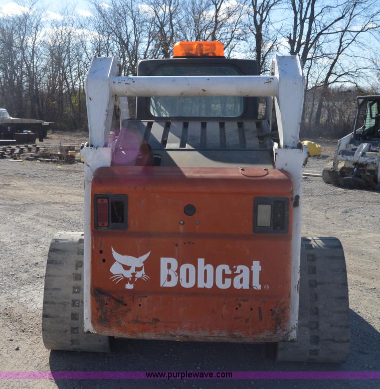 image for item I2916 2005 Bobcat T300 skid steer