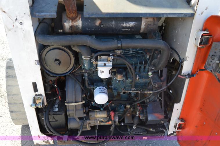 image for item I2916 2005 Bobcat T300 skid steer