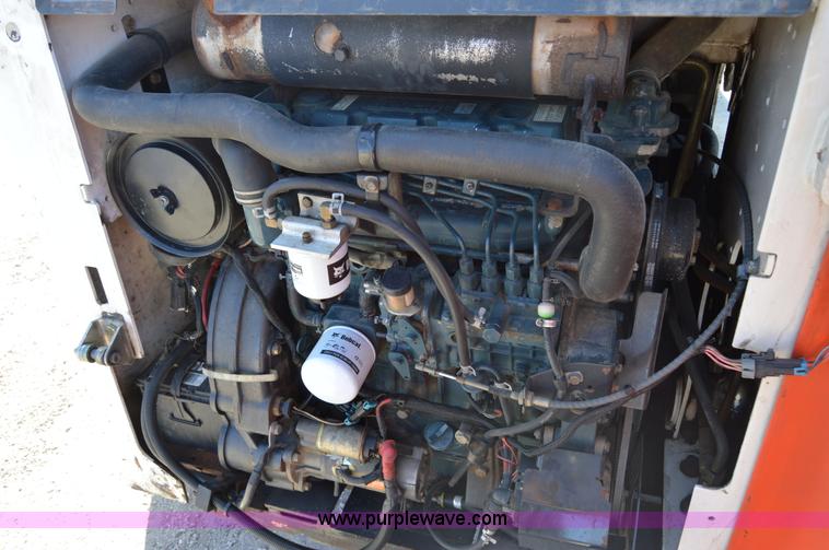 image for item I2916 2005 Bobcat T300 skid steer