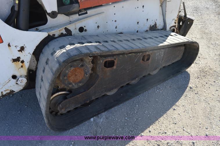 image for item I2916 2005 Bobcat T300 skid steer