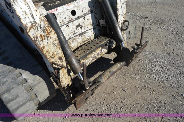 image for item I2916 2005 Bobcat T300 skid steer