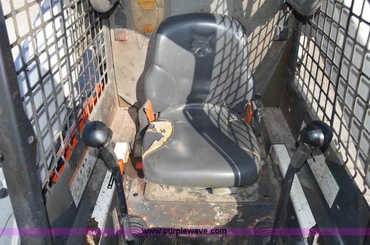 image for item I2916 2005 Bobcat T300 skid steer