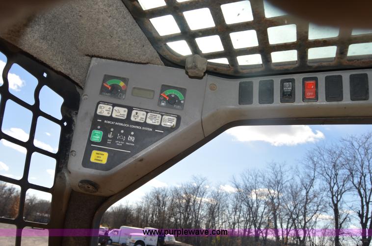 image for item I2916 2005 Bobcat T300 skid steer