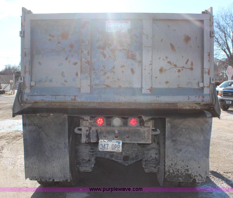 image for item I5982 1987 Mack DM690S dump truck