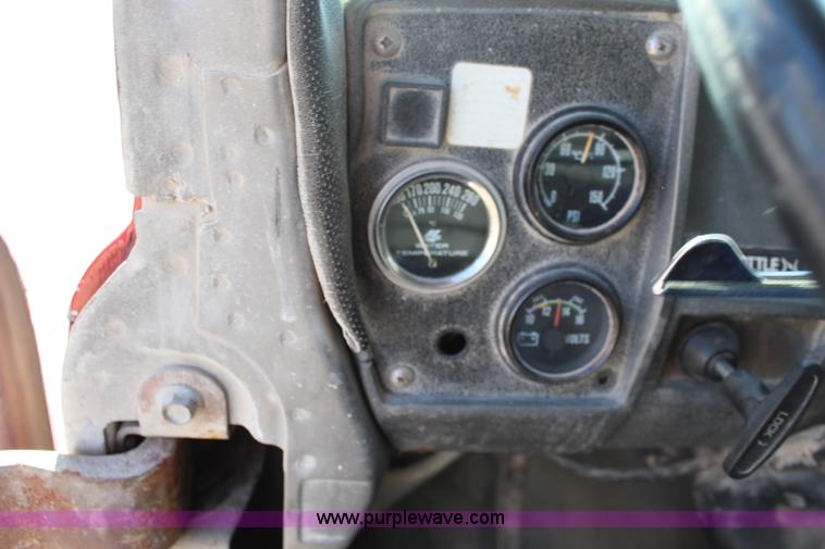 image for item I5982 1987 Mack DM690S dump truck