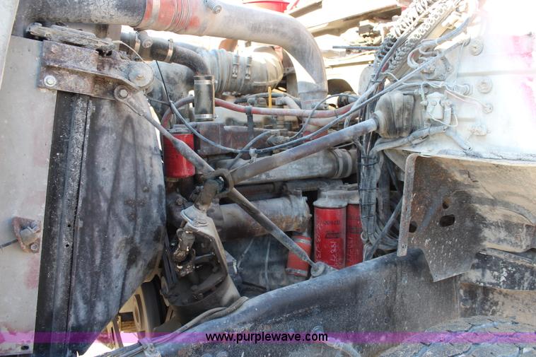 image for item I5982 1987 Mack DM690S dump truck