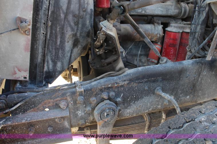 image for item I5982 1987 Mack DM690S dump truck