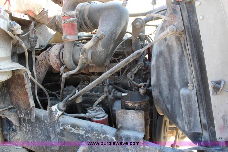 image for item I5982 1987 Mack DM690S dump truck