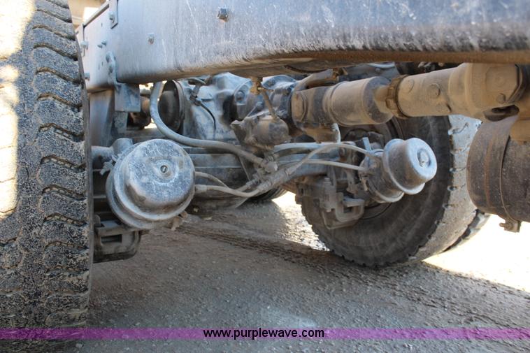 image for item I5982 1987 Mack DM690S dump truck