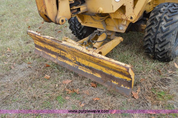 image for item I6925 1995 Vermeer V5750 trencher