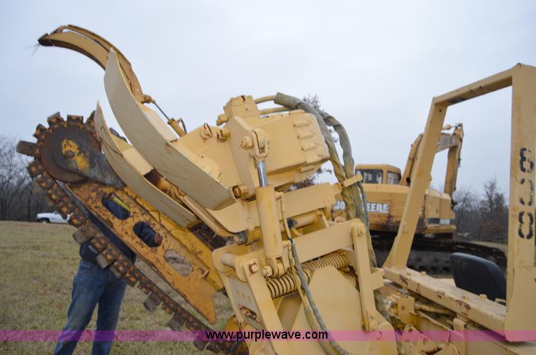 image for item I6925 1995 Vermeer V5750 trencher