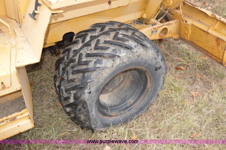 image for item I6925 1995 Vermeer V5750 trencher