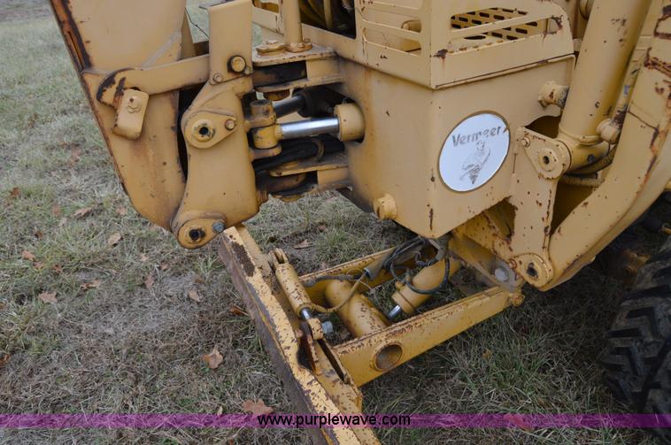 image for item I6925 1995 Vermeer V5750 trencher