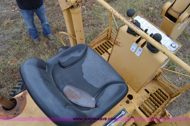 image for item I6925 1995 Vermeer V5750 trencher