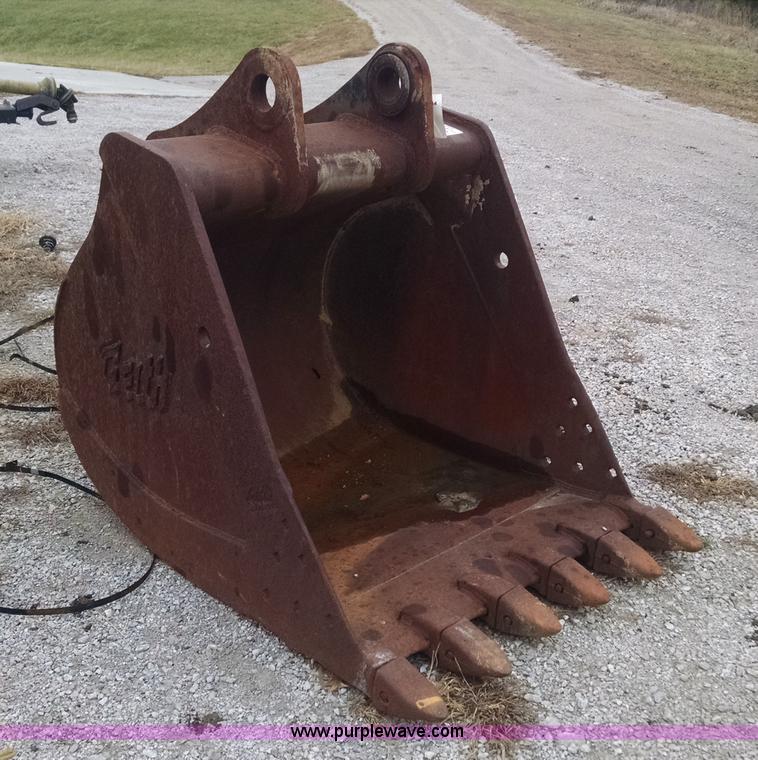 image for item I6927 Geith excavator bucket
