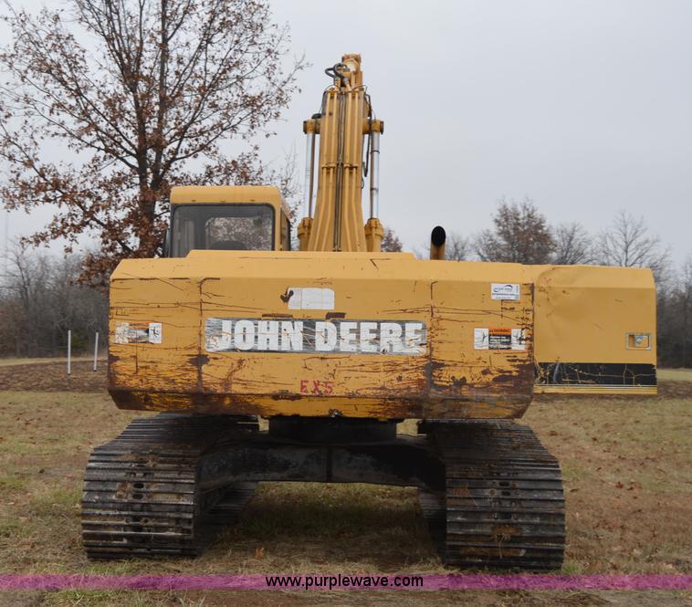 image for item I6928 1993 John Deere 690E LC excavator