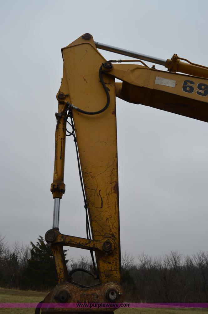 image for item I6928 1993 John Deere 690E LC excavator