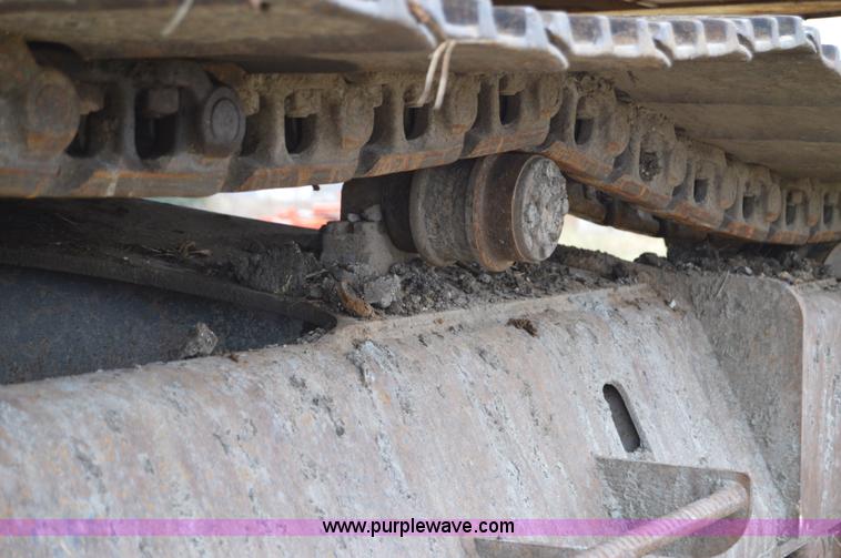 image for item I6928 1993 John Deere 690E LC excavator