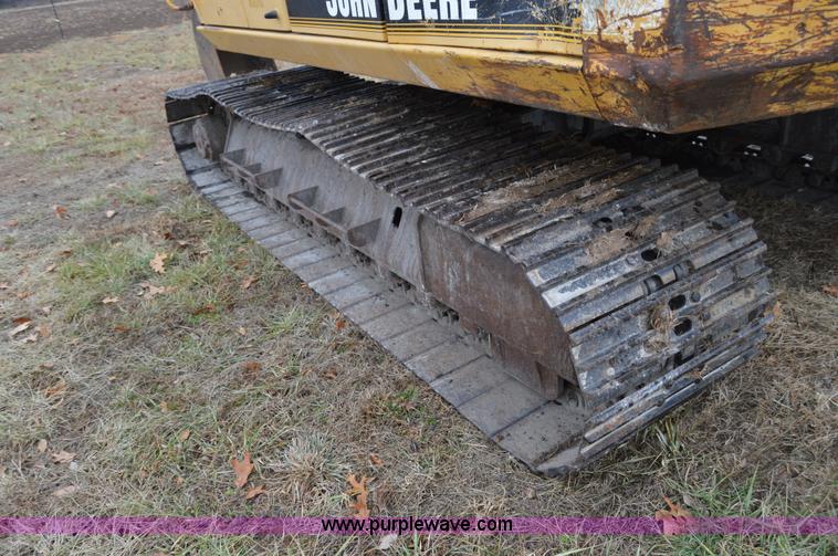 image for item I6928 1993 John Deere 690E LC excavator