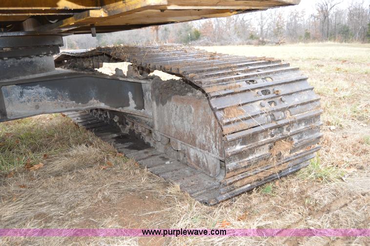 image for item I6928 1993 John Deere 690E LC excavator