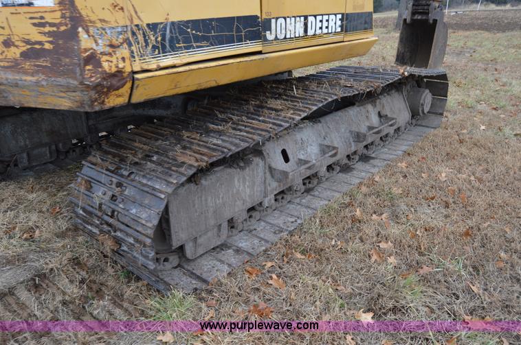 image for item I6928 1993 John Deere 690E LC excavator
