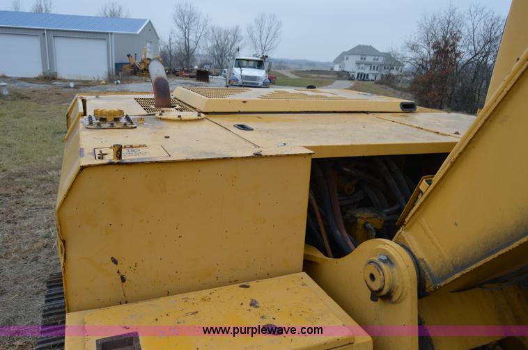 image for item I6928 1993 John Deere 690E LC excavator