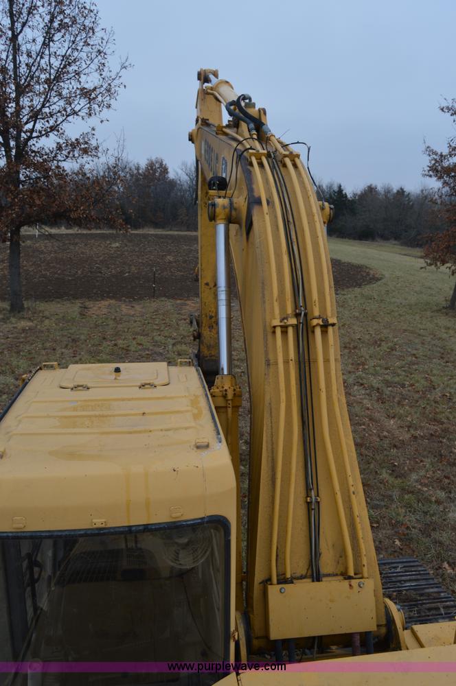 image for item I6928 1993 John Deere 690E LC excavator