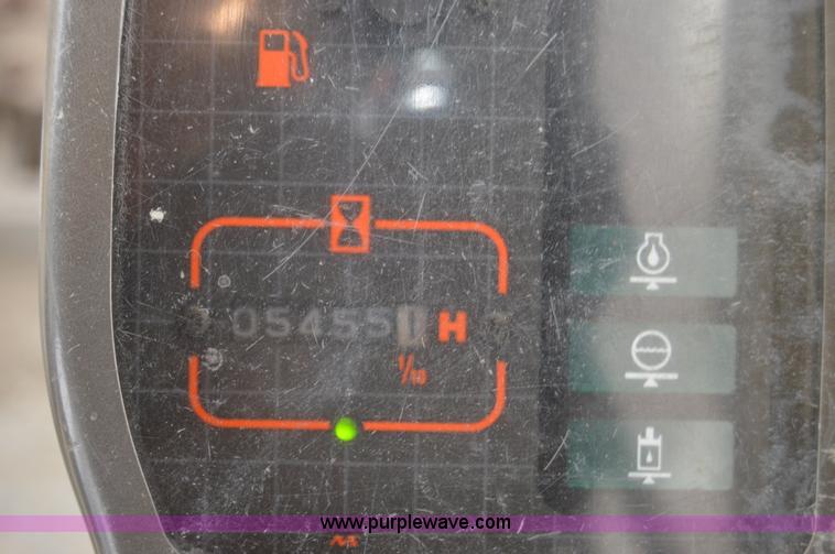 image for item I6928 1993 John Deere 690E LC excavator