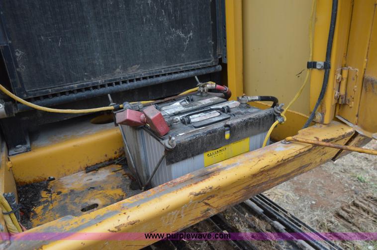 image for item I6928 1993 John Deere 690E LC excavator