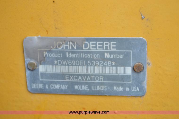image for item I6928 1993 John Deere 690E LC excavator