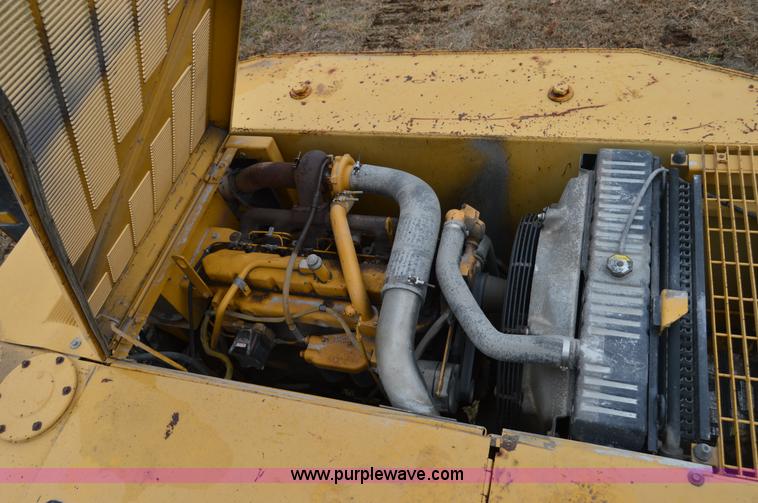 image for item I6928 1993 John Deere 690E LC excavator