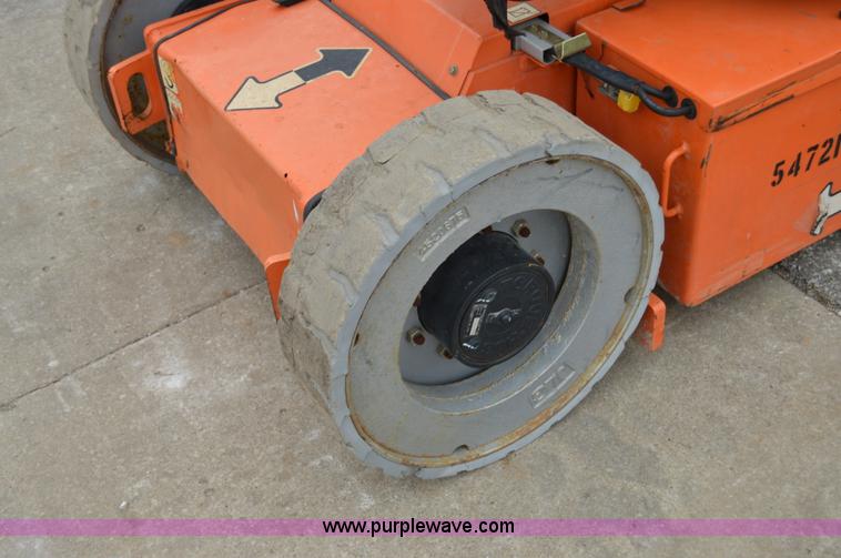 image for item I6961 2008 JLG E300AJP boom lift