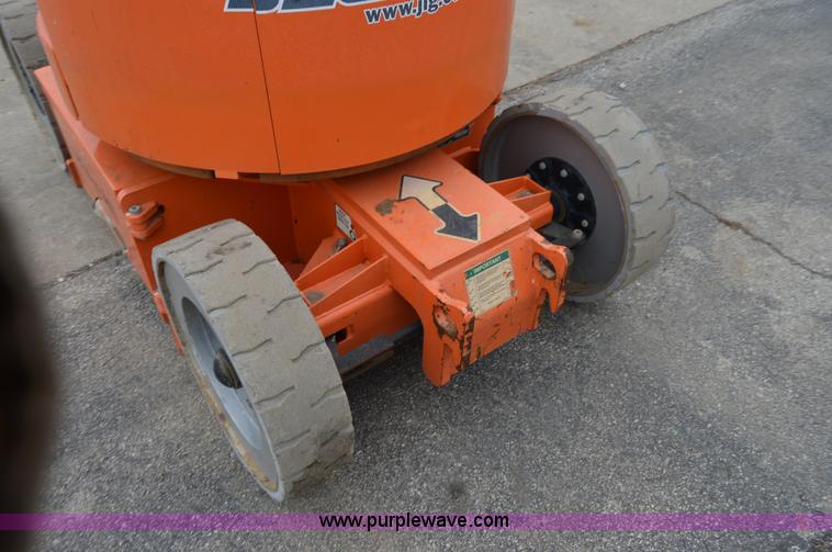 image for item I6961 2008 JLG E300AJP boom lift