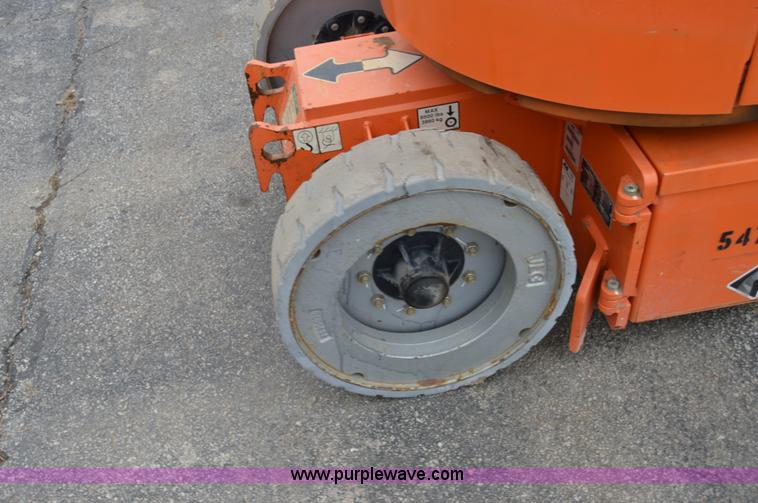 image for item I6961 2008 JLG E300AJP boom lift