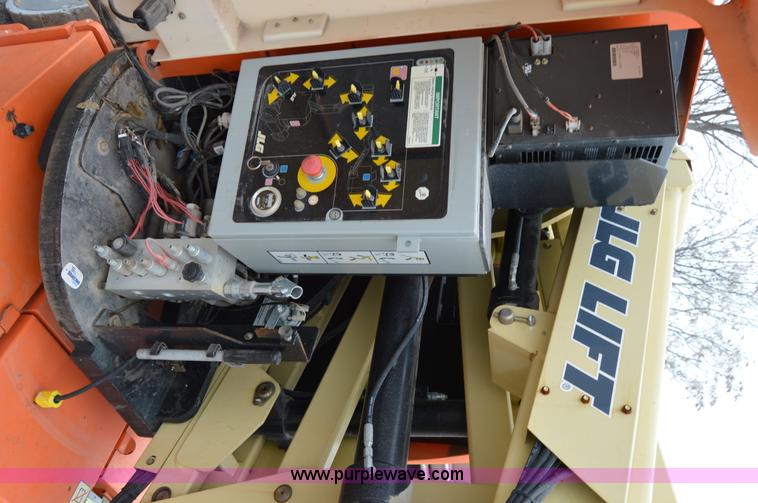 image for item I6961 2008 JLG E300AJP boom lift