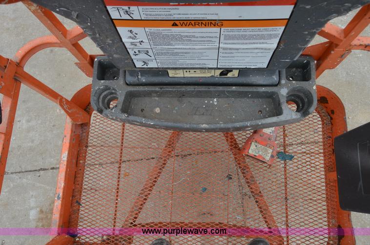 image for item I6961 2008 JLG E300AJP boom lift