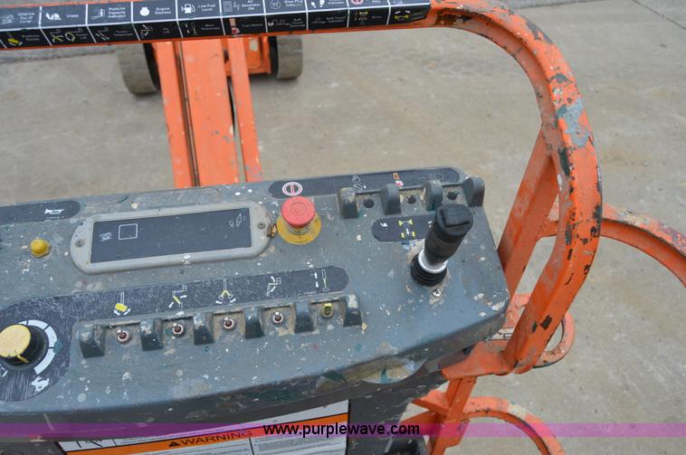image for item I6961 2008 JLG E300AJP boom lift
