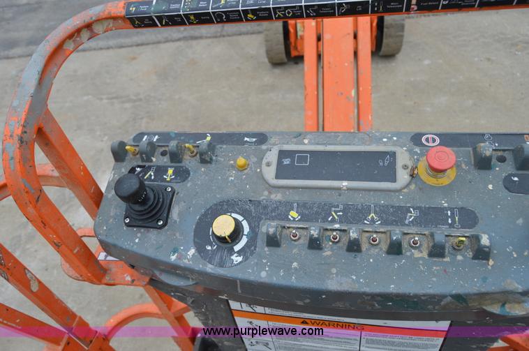 image for item I6961 2008 JLG E300AJP boom lift
