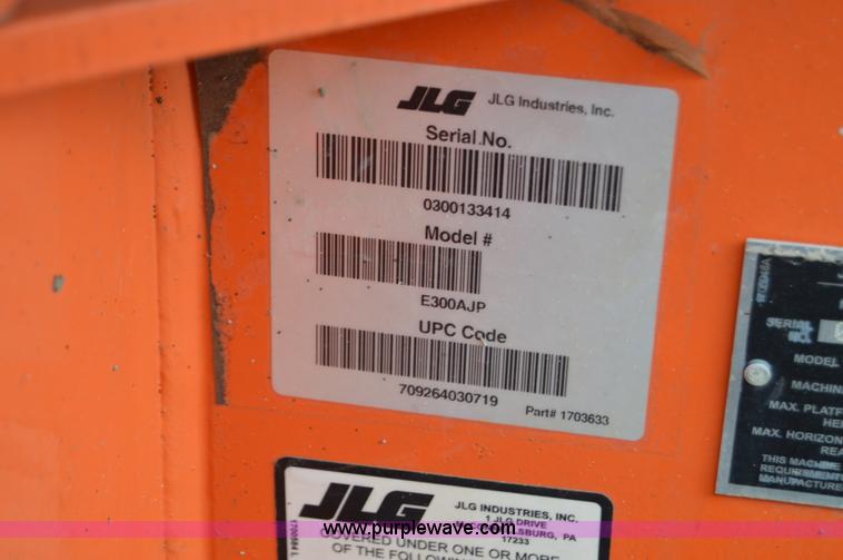 image for item I6961 2008 JLG E300AJP boom lift