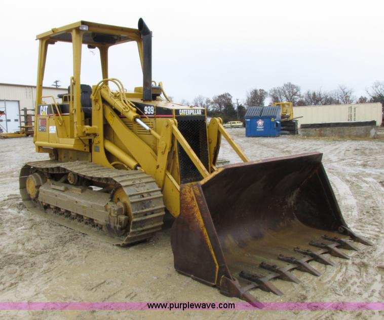 image for item I8834 1994 Caterpillar 939 track loader