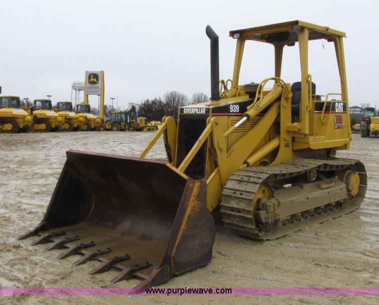 image for item I8834 1994 Caterpillar 939 track loader