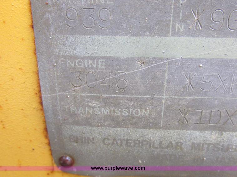 image for item I8834 1994 Caterpillar 939 track loader
