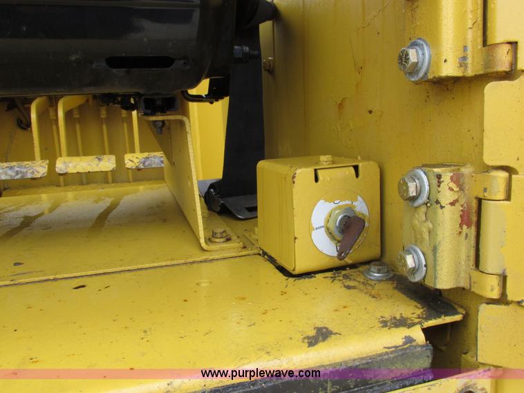 image for item I8834 1994 Caterpillar 939 track loader