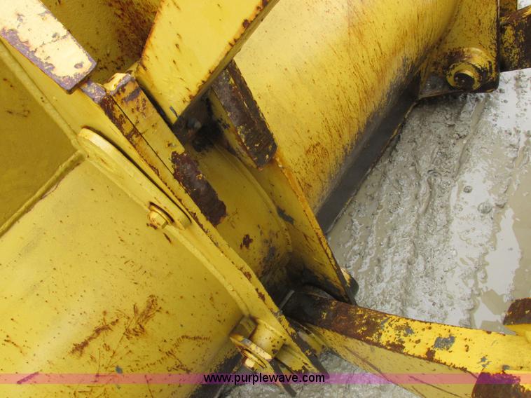 image for item I8834 1994 Caterpillar 939 track loader