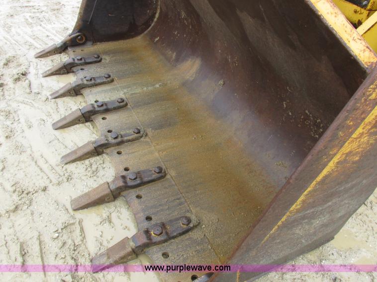 image for item I8834 1994 Caterpillar 939 track loader