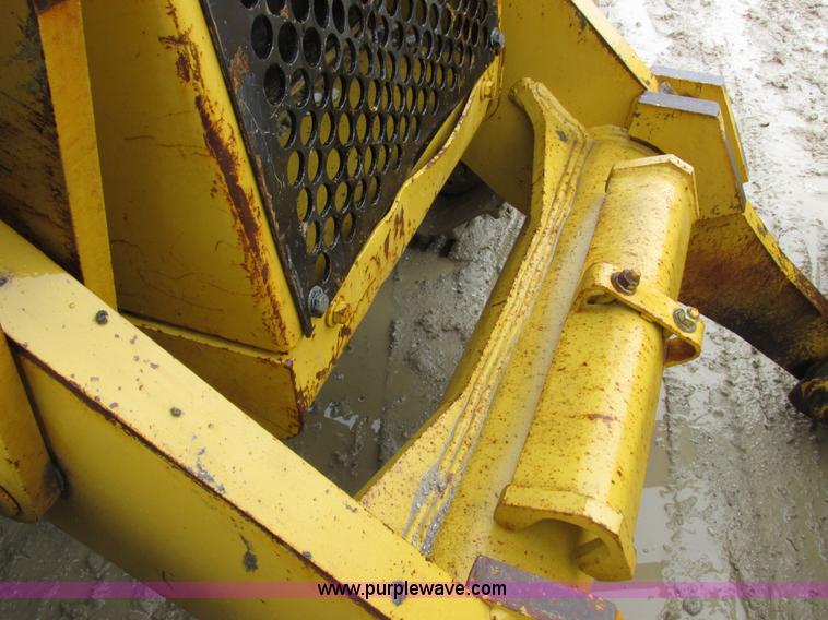 image for item I8834 1994 Caterpillar 939 track loader