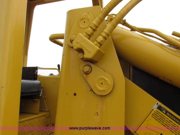 image for item I8834 1994 Caterpillar 939 track loader