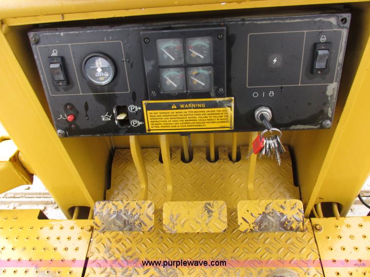 image for item I8834 1994 Caterpillar 939 track loader