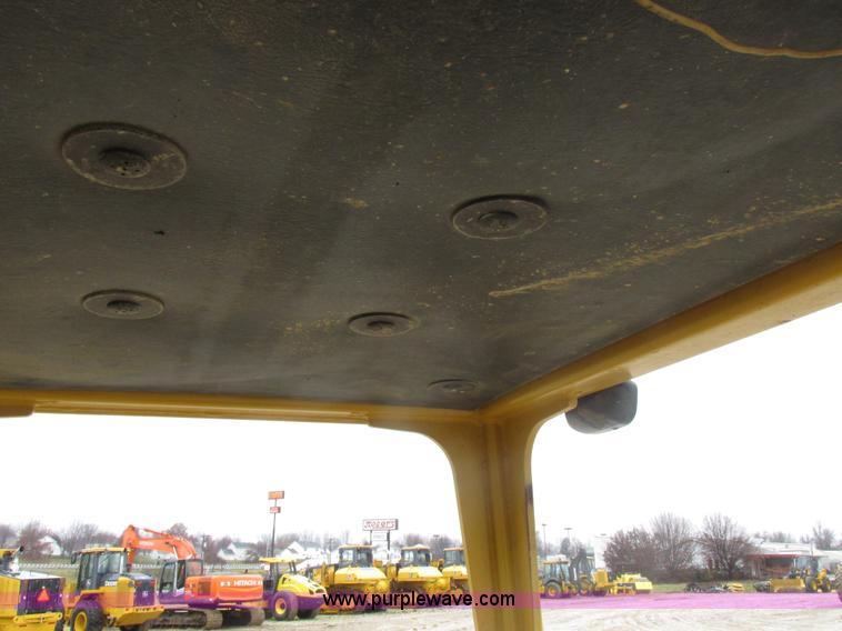 image for item I8834 1994 Caterpillar 939 track loader