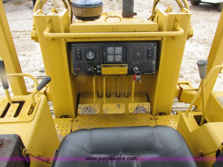image for item I8834 1994 Caterpillar 939 track loader